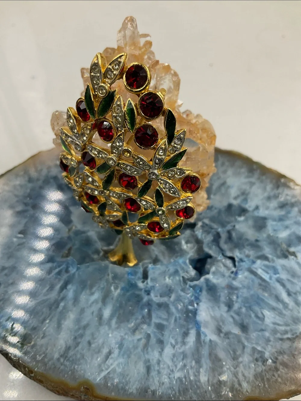 Vintage Sphinx Of England (Signed A1266)Book Piece Rhinestone Christmas Brooch